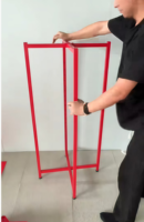 Étagère de présentation en métal rouge à 4 niveaux pour canettes de boissons avec hauteur d'étagère réglable, facile à assembler pour les magasins et les supermarchés