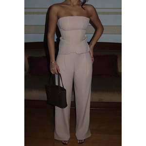 Conjuntos de Traje para Mujer Johanna en Color Crema, Elegantes, de la Colección Johanna - Product Image 5
