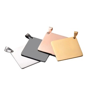 Collier avec pendentif carré en acier inoxydable, 4 couleurs, style motard, bijoux pour hommes et femmes, 35 mm * 35 mm - Product Image 1