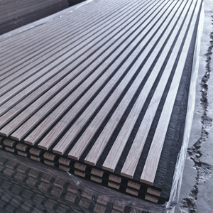 Paneles de Pared Acústicos de Madera de Nogal, Diseño Moderno en Color Humo Oscuro, Akupanel 2400x600mm, Paneles Acústicos de Gran Tamaño con Diseño de Rayas - Product Image 2