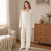 Prix d'usine Ensemble de pyjama d'été respirant à imprimé lapin, haut à manches longues boutonné et pantalon long avec poche poitrine, pour la détente quotidienne