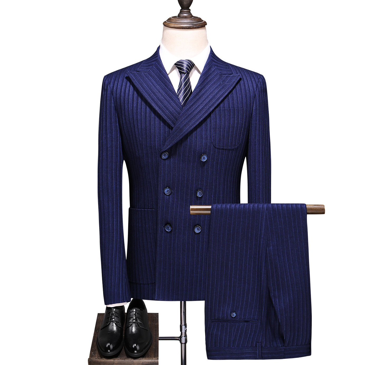Encuentre el mejor fabricante de ropa italiana para hombre y ropa italiana  para hombre para el mercado de hablantes de spanish en alibaba.com