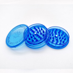 Popular Product Hot Sale Custom logo Tobacco Grinding Kits Plastic card grinder herb smoking accessory