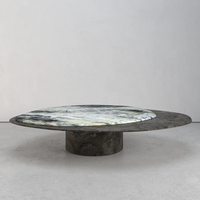 Table basse contemporaine en marbre Dream Home avec bord irrégulier et veinage de jade naturel, style offset encastré