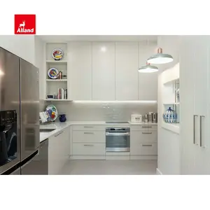 Allandcabinet豪华定制白色三聚氰胺饰面Shiplap面板l形厨柜简单设计，带开放式搁板