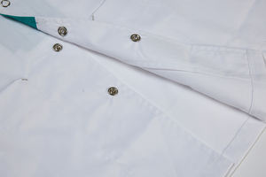 Uniforme Médico con Bloques de Color Blanco y Verde, Ropa de Trabajo para Enfermeras de <span class=keywords><strong>Farmacia</strong></span>, Uniforme para Personal Médico con Logotipo Bordado Personalizado - Product Image 3