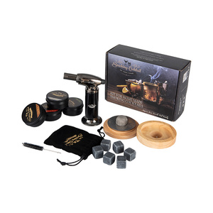 Kit de fumeur à whisky moderne et écologique personnalisé, 4 saveurs de <span class=keywords><strong>copeaux</strong></span> de bois, glaçons, pierres à whisky, fumeur à cocktails - Ensemble cadeau pour fête à domicile - Product Image 1