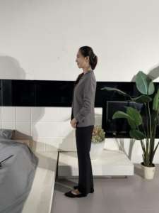 Veste de chef noire classique pour femme avec manches courtes Manteau de réception d'hôtel monobloc pour l'été pour les uniformes - Product Image 4