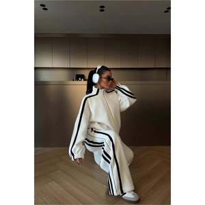 Survêtement imprimé respirant et léger Tommy, design personnalisé, tailles plus, avec logo en tissu, pour styles hiver et été - Product Image 3