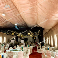 Tentes de mariage extérieures durables en PVC blanc à structure stable et de luxe en alliage d'aluminium Capacité de 1000 personnes à vendre