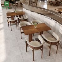 Meubles en bois incurvés semi-circulaires de restaurant occidental moderne Tables de cabine de canapé Chaises durables écologiques pour les restaurants