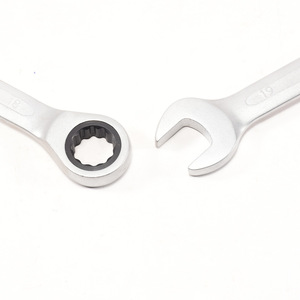 Clé à cliquet combinée de qualité industrielle 8-32 mm métrique OEM à couple élevé pour la réparation automobile et le serrage des boulons et des écrous - Product Image 3