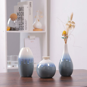 Vase en céramique bleu dépoli au four, décoration d'intérieur, vase blanc uni brûlé, ensemble de trois pièces pour insertion de fleurs - Product Image 1