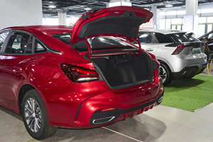 2024 2025 Tourner à gauche M-G 5 <span class=keywords><strong>voiture</strong></span> à essence chinoise 180DVVT CVT meilleure vente M-G5 nouvelle <span class=keywords><strong>voiture</strong></span> - Product Image 3
