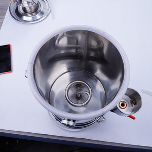 Equipo de destilación de acero inoxidable, destilador de agua eléctrico de acero inoxidable, producción de agua destilada para laboratorio - Product Image 1