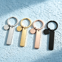 Ywyougang Ensemble de porte-clés vintage en acier inoxydable avec étiquette rectangulaire, 4 couleurs, mini breloque en métal, bord dentelé, concave, pour cadeau