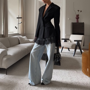 Haut à manches longues pour femme avec empiècements en dentelle noire, haut de costume tendance - Product Image 4