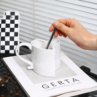 Tasses à thé et soucoupes en porcelaine en forme de cœur rouge pour les couples à la Saint-Valentin pour le cappuccino et le café