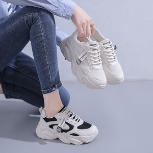 Tomaia in maglia confortevole taglio basso in esecuzione <span class=keywords><strong>scarpe</strong></span> <span class=keywords><strong>da</strong></span> <span class=keywords><strong>Tennis</strong></span> <span class=keywords><strong>da</strong></span> donna <span class=keywords><strong>tacco</strong></span> grosso stringate Sneakers moda <span class=keywords><strong>scarpe</strong></span> <span class=keywords><strong>da</strong></span> passeggio sportive - Product Image 3