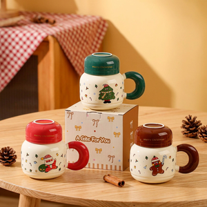 Ensemble de tasses à café en céramique de Noël mignonnes de 520 ml avec couvercle, sans danger pour les aliments, pour cadeaux promotionnels et usage festif - Product Image 1
