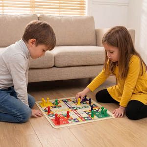 Jeu d'échecs de voyage portable 2 en 1, plateau en tissu double face, jeu de société en bois <span class=keywords><strong>Ludo</strong></span> et pièces d'échecs en plastique, plateau pliable avec sac - Product Image 5