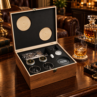 Coffret Cadeau Luxe pour Fumeur de Whisky avec Fumoir Électrique, Copeaux de Bois, Verres en Cristal et Boîte Cadeau en Bois – Accessoires Bourbon pour Hommes