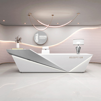 Bureau de réception vert à hauteur réglable pour salon de beauté Bureau de réception à led blanc et or pour deux ordinateurs