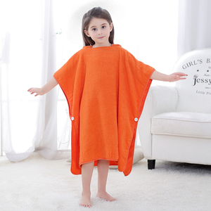 <span class=keywords><strong>Accappatoio</strong></span> personalizzato da notte per bambini <span class=keywords><strong>con</strong></span> <span class=keywords><strong>cappuccio</strong></span> - Product Image 6