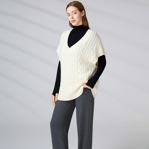 Gilet long en tricot torsadé sans manches à col en V en laine grande taille de qualité supérieure personnalisé - Product Image 3
