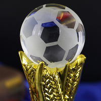 Coupe de football en gros Pujiang avec base en cristal noir ou texte personnalisé pour événements sportifs de football
