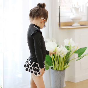 Ensemble de vêtements de bain serrés pour filles, pour les achats en ligne en Inde - Product Image 3