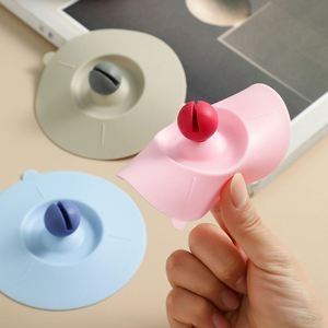Tapa de Silicona Reutilizable Ecológica para Vasos, con Sello Antiderrames y Soporte para Cuchara, Colorida, Apta para Lavavajillas - Product Image 5