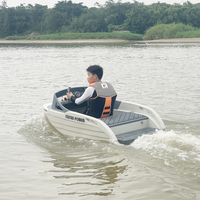 Electric Mini Jet Boat for Water Entertainment Cheap Price Plastic Wake Surf Boat with PE Hull
