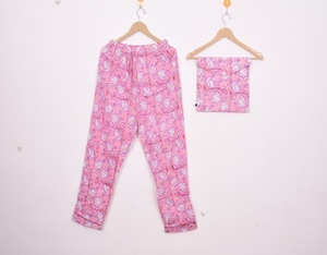 Ensembles de pyjama en coton très demandés, style vintage, satiné, longueur genou, boutonnés, imprimés à la main, écologiques, pour l'été et le printemps - Product Image 3
