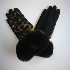 Girls Women <strong>Leopard</strong> <strong>Printed</strong> <strong>Glove</strong> With Faux Fur Trim on Cuff and Touchscreen Fingers - Product Image 2