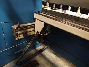 Machines de pliage CNC d'<span class=keywords><strong>occasion</strong></span>, tôles hydrauliques, 200 tonnes, 6100 mm, presse <span class=keywords><strong>plieuse</strong></span> pour tôles, vente en usine - Product Image 4