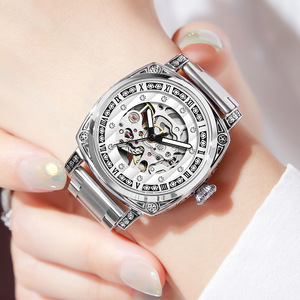 Chronographe sportif automatique en acier inoxydable de haute qualité, sur mesure, exquis et luxueux, avec une esthétique de style professionnel. - Product Image 3