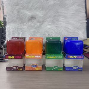 Schylling Needoh Nice Cube Giocattoli Sensoriali Antistress Morbidi e Spremibili, Giocattoli Fidget Quadrati per la Decompressione, Giocattolo Promozionale Fatto a Mano <span class=keywords><strong>Anime</strong></span> - Product Image 4