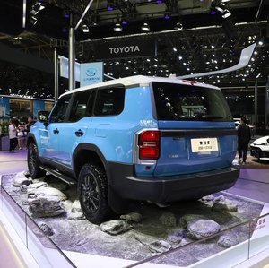 Nouveau SUV Confortable à 4 Roues, Moyen et Grand Format, 5 Places, 5 Portes, Vitesse 170 Km/h, Puissance 243KW, Modèle 2025, Inspiré du Nouveau SUV Confortable à Énergie Nouvelle Yota 2024 - Product Image 4