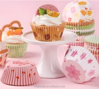 Vente en gros de doublures pour cupcakes en papier alimentaire biodégradable double face, résistantes à la graisse, taille standard, plissées, pour la cuisson des muffins