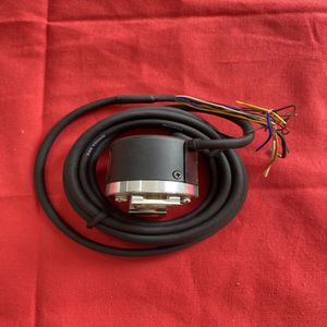 E40H8-5000-6-L-5 - Encodeur rotatif incrémental à arbre creux - Produit neuf de marque originale - Product Image 3