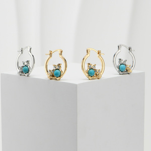 Boucles d'oreilles créoles hibou en alliage de zinc doré et blanc, micro-strass et turquoise, bijoux fantaisie animalier, cadeau - Product Image 1
