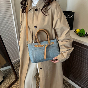 Nouveau Sac Fourre-tout Décontracté Portable à Bandoulière avec Chaînes et Fermeture Éclair, Style Coréen, pour Femmes, Modèle 2026, avec Design de Couture Original - Product Image 3