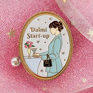 เข็มกลัดโลหะสั่งทำได้ไม่มีขั้นต่ำ ลายการ์ตูนสัตว์เคลือบอ่อน พิมพ์ลาย UV เข็มกลัดเคลือบแข็งลายอนิเมะ เข็มกลัดโลหะแบบมีกลิตเตอร์ - Product Image 5