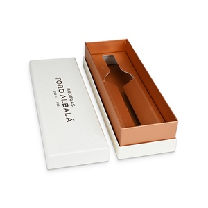 Scatola di Lusso Personalizzata per Bottiglia di Vino con Stampa e Goffratura, Scatola Magnetica Artigianale con Inserto in Schiuma e Carta Artistica - Product Image 4