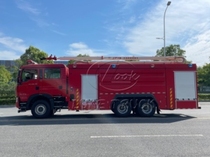 Prix direct usine Camion de pompiers industriel 6x4 12 m³ Camion de pompiers haute altitude SINOTRUK HOWO Véhicule de lutte contre l'incendie avec tour d'eau aérienne de 20 m - Product Image 6