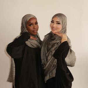 Nuevos fabricantes de hiyab de alta calidad versátiles con estampado de moda en China Bufanda de mujer con sensación de lino y algodón Hijab brillante - Product Image 1