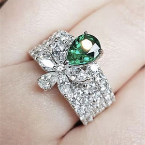 Elegante Anello Floreale a Goccia, Gioiello Minimalista di Lusso per Donna, Uso Quotidiano, Regalo Chic - Product Image 2