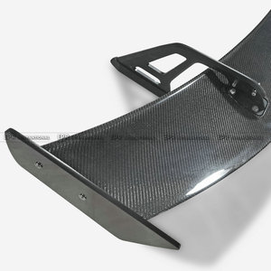 Alerón Trasero de Fibra de Carbono Tipo R2 para Hyundai Elantra Avante CN7 EPA, Placa de Extremo Plana - Product Image 2