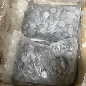 Fornitura di fabbrica Contenitori in plastica calibro 35mm Bianchi per pellicola con coperchi grigi Vuoti - Product Image 6